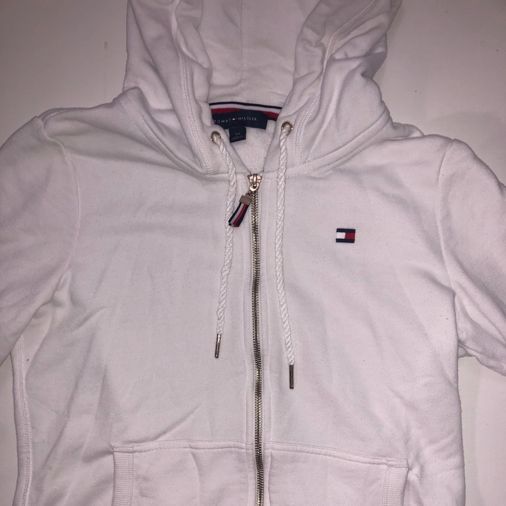 TOMMY HILFIGER cute white hoodie🤍